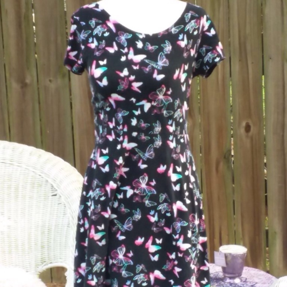 Perfect Spring Dress - Picture 2 of 5